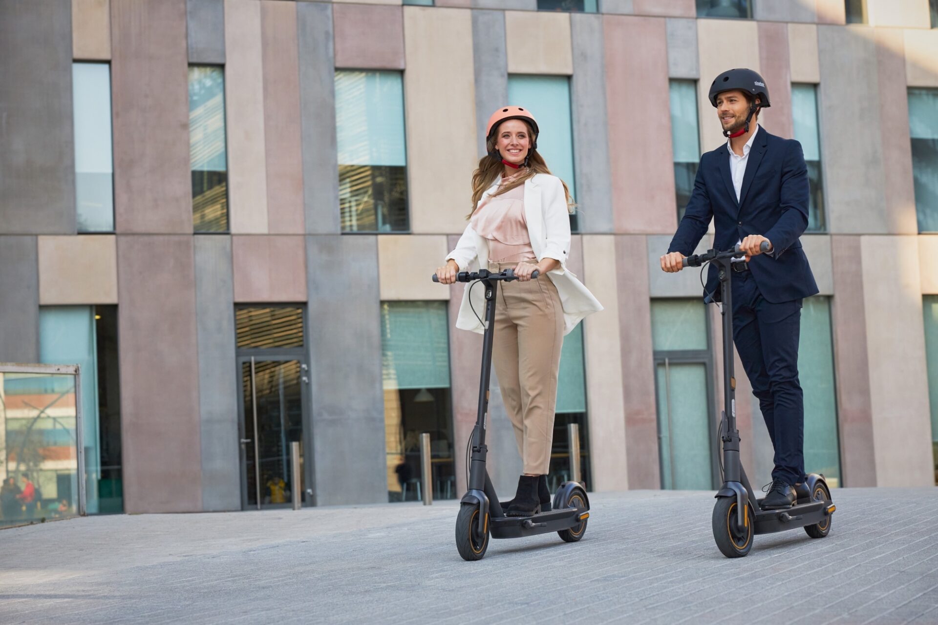 [hero] Nová generace : Ninebot KickScooter MAX G30E II Powered by Segway